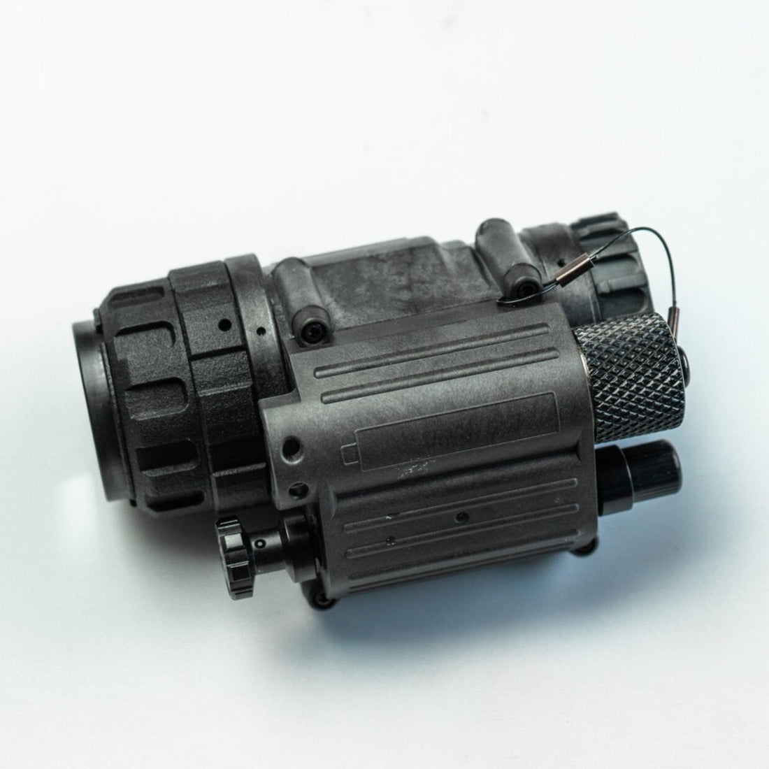 AN/PVS-14 Night Vision | Gen 3 White Phosphor 2600 FOM & Manual Gain | 50+ Hour Runtime